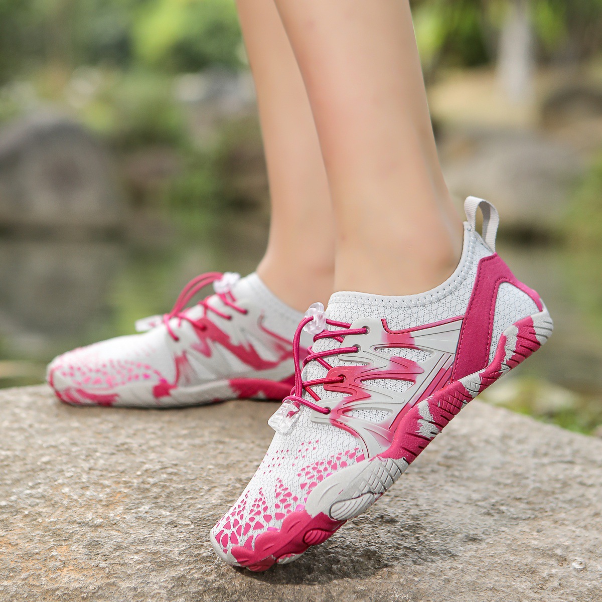 Picture of Outdoor Anti-Cut and Anti-Slip River Tracing Shoes for Couples, Beach Shoes, Quick-Drying Wading Shoes, Thick-Soled Swimming Shoes, Amphibious Shoes