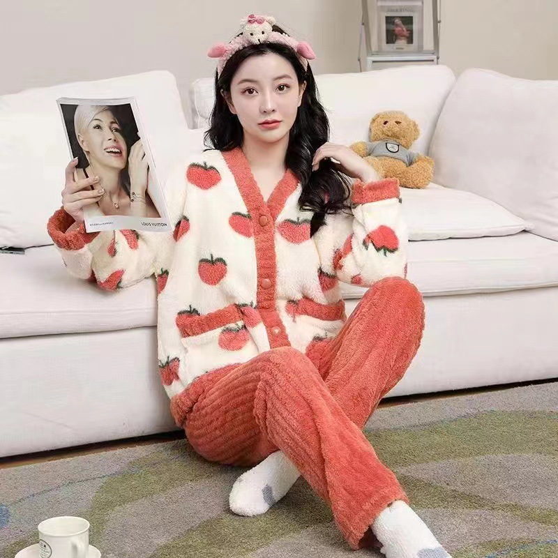 Coral Velvet Pajamas for Girls in Winter, Fleece-Lined and Thickened for Warmth, Printed Peach Home Wear Set, Girly Style