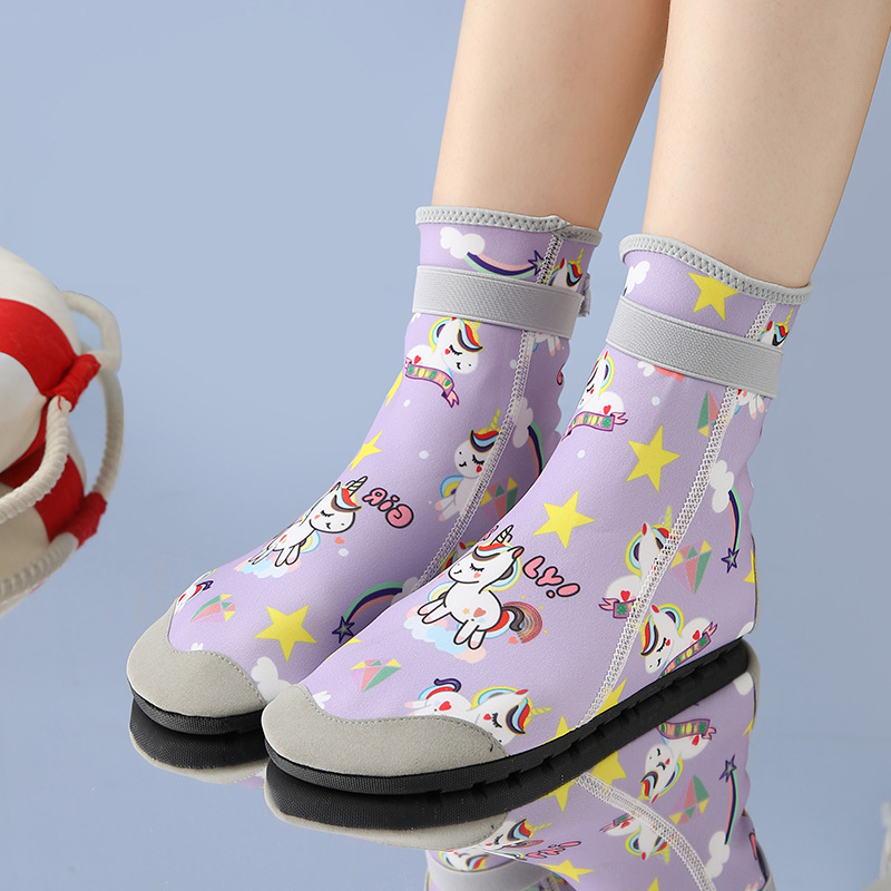 Picture of Children's Beach Shoes and Socks Diving Snorkeling Swimming Wading Shoes Adult Seaside Shoes and Socks Water Park Shoes