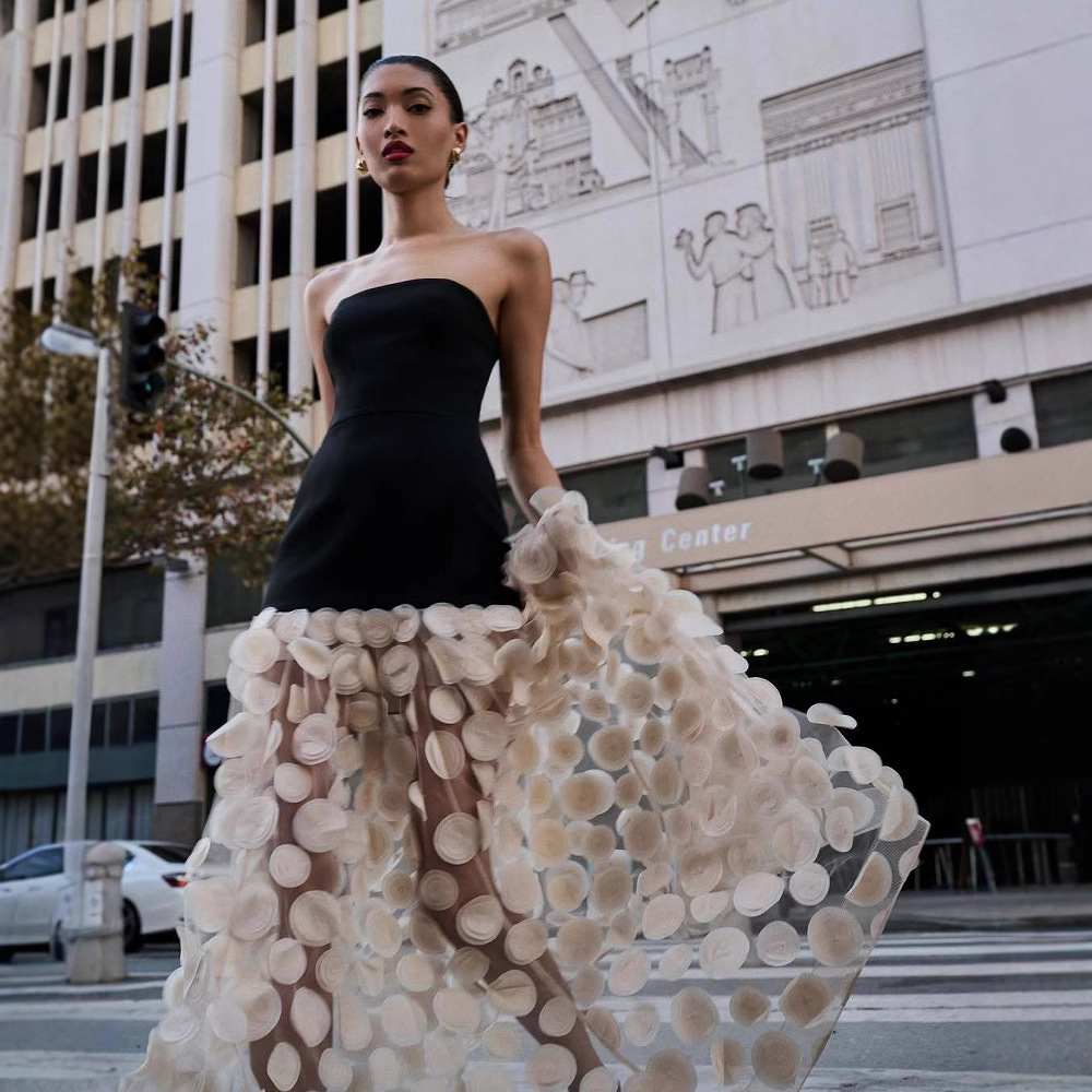Chic Strapless Slim-Fit Black Top Stitching White Polar Dot Mesh Long Dress Elegant Banquet Gown