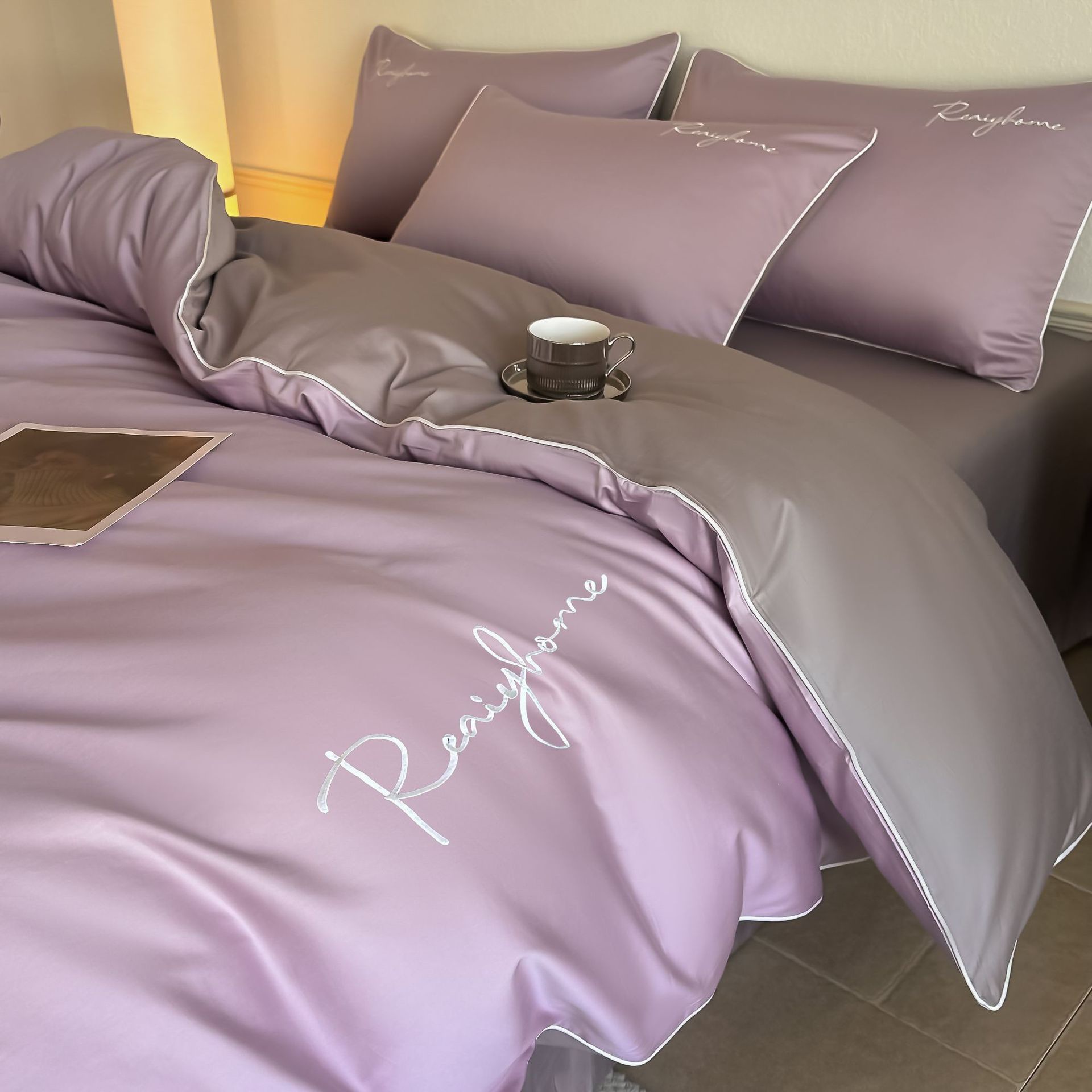 Picture of 60 Xinjiang long-staple cotton four-piece cotton bed sheet bed hat light luxury embroidery dormitory three-piece cotton bedding s