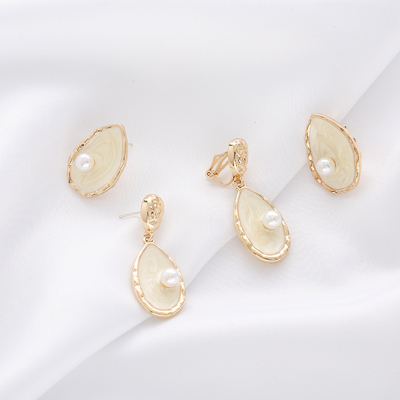 Picture of 925 Silver Needle French Elegant Glaze Asymmetric Pearl Earrings Simple Temperament Baroque Retro Hong Kong Style B531