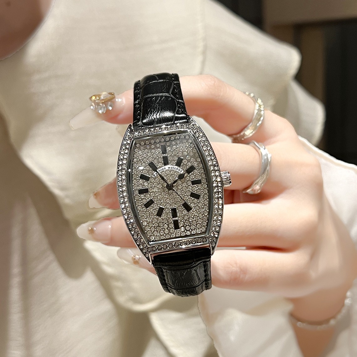 Douyin Trendy Brand Live Broadcast Internet Celebrity Barrel-Shaped Quartz Watch Gypsophila Women's Watch Fashion Watch Women's Luminous Watch