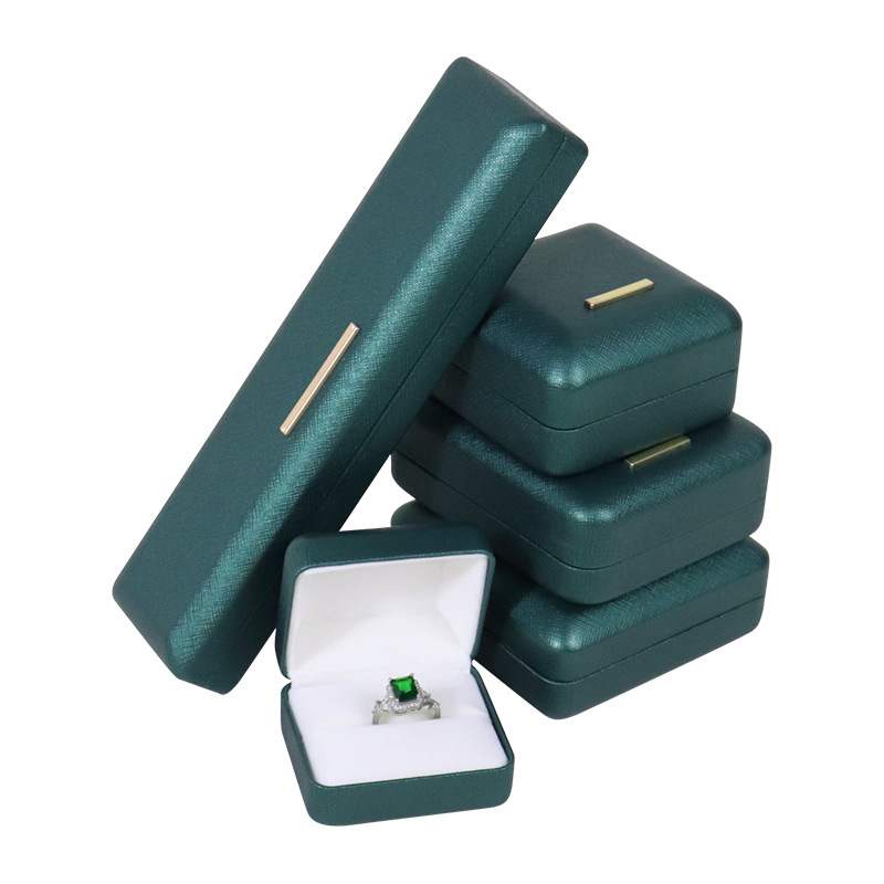 Picture of PU Leather Rounded Jewelry Box Storage Necklace Earrings Earrings Bracelet Pendant Bracelet Jewelry Ring Packaging Box