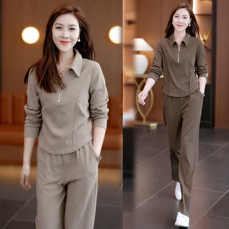 Half zipper design fashionable long-sleeved sports suit women's early autumn clothing Western style age-reducing slimming small two-piece suit