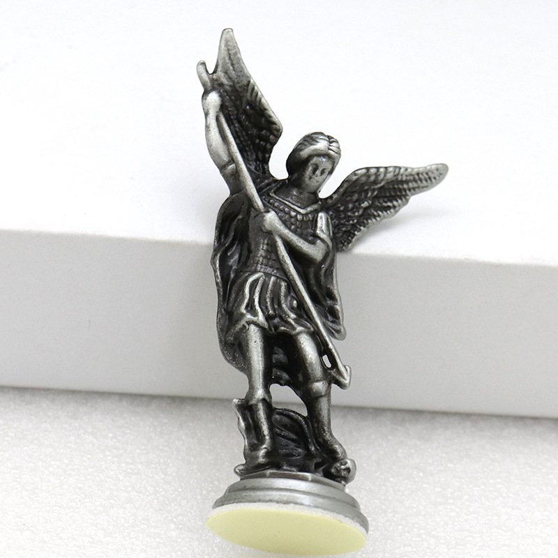 Picture of Cross-Border Supply Wholesale and Retail Home Office Decoration Michael Ornaments Retro Metal Craft Jewelry Ornaments