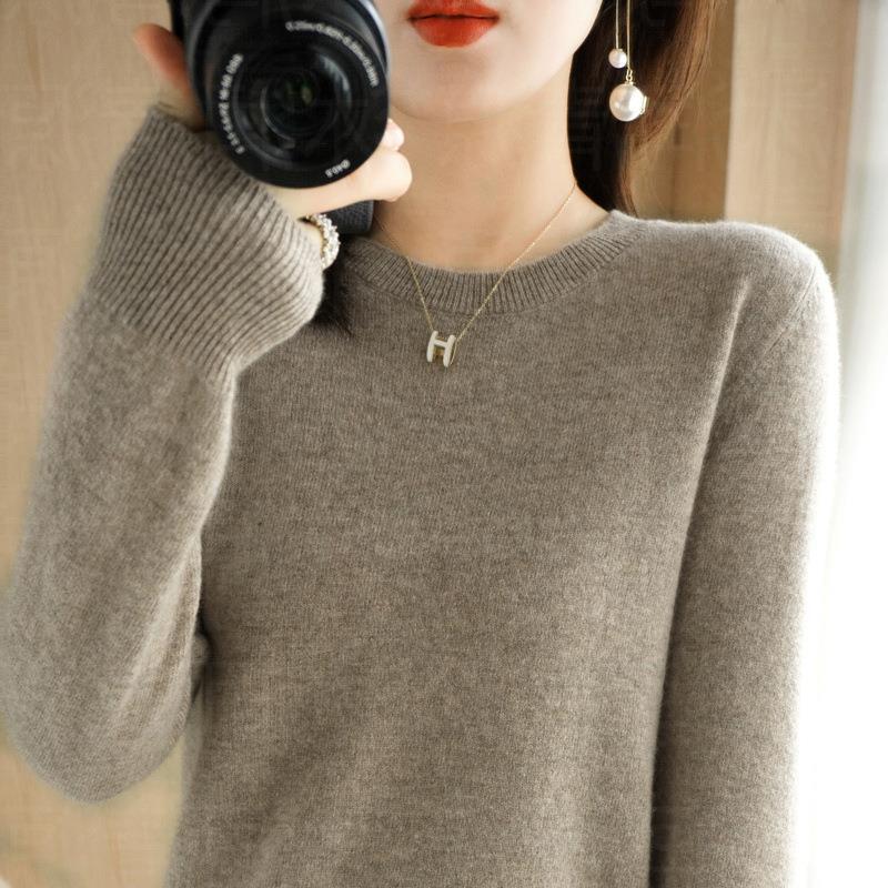 Picture of New Autumn and Winter Round Neck Knitwear Women's Pullover Knitwear Pure Color Long-Sleeved Women's Thin Inner Short Bottoming Shirt