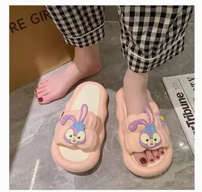 Picture of Strawberry Bear Slippers Women's 2024 New Summer Outerwear Couple Ins Shit-Feeling Home Indoor Sandals Deodorant
