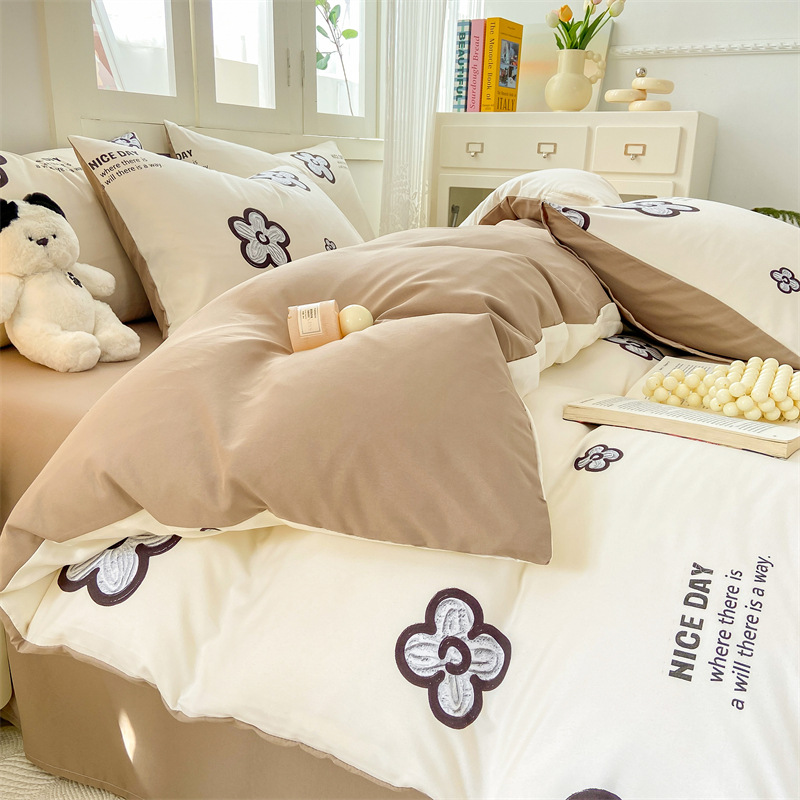 Picture of Small fresh class a 100 wash cotton four-piece set sanding cotton full quilt cover single bed hat student dormitory three or four-piece set