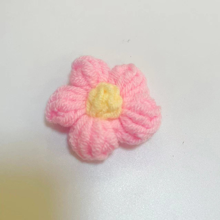 Picture of DIY Hand-Woven Wool Flowers Milk Cotton Crocheted Puff Flowers Ready-Made Clothing Accessories Accessories Manufacturer Wholesale