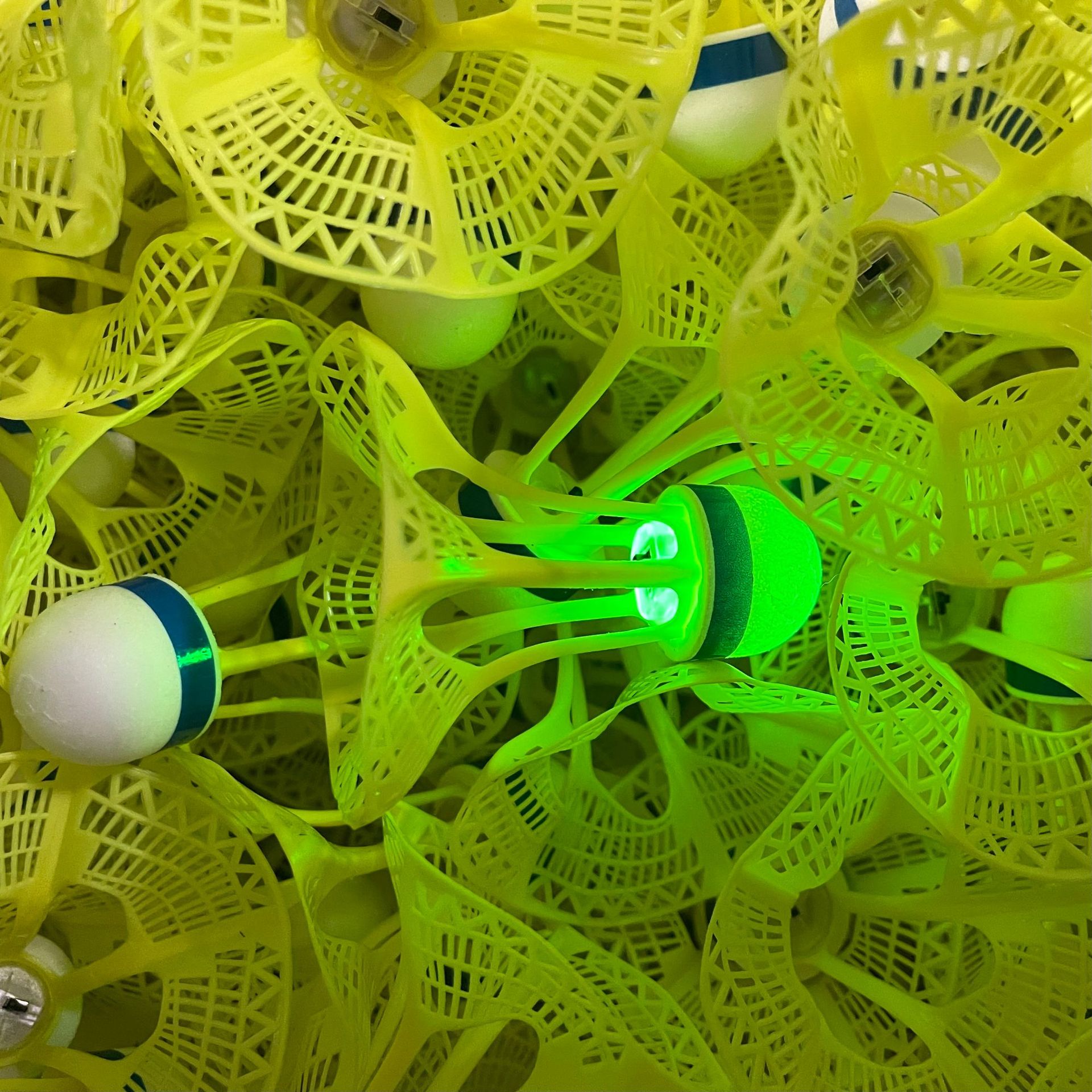 Picture of Luminous Badminton Bulk 4 Barreled Nylon Luminous Badminton Ball Not Bad Plastic Nylon Ball with Lamp