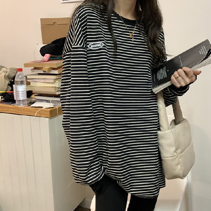 Picture of Striped T-Shirt Base Layer for Women, 2025 Autumn New Round Neck Long-Sleeve Sweatshirt, Korean Style Tops, Women's Clothing for Export