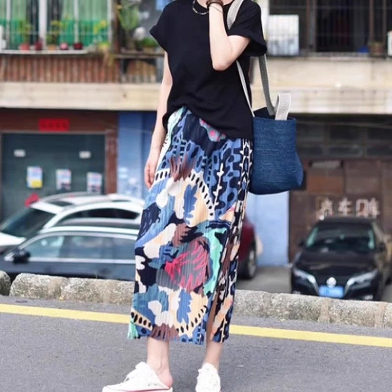 Picture of Niche design pleated skirt spring and summer thin elastic waist printed slimming age-reducing hip slit pleated skirt