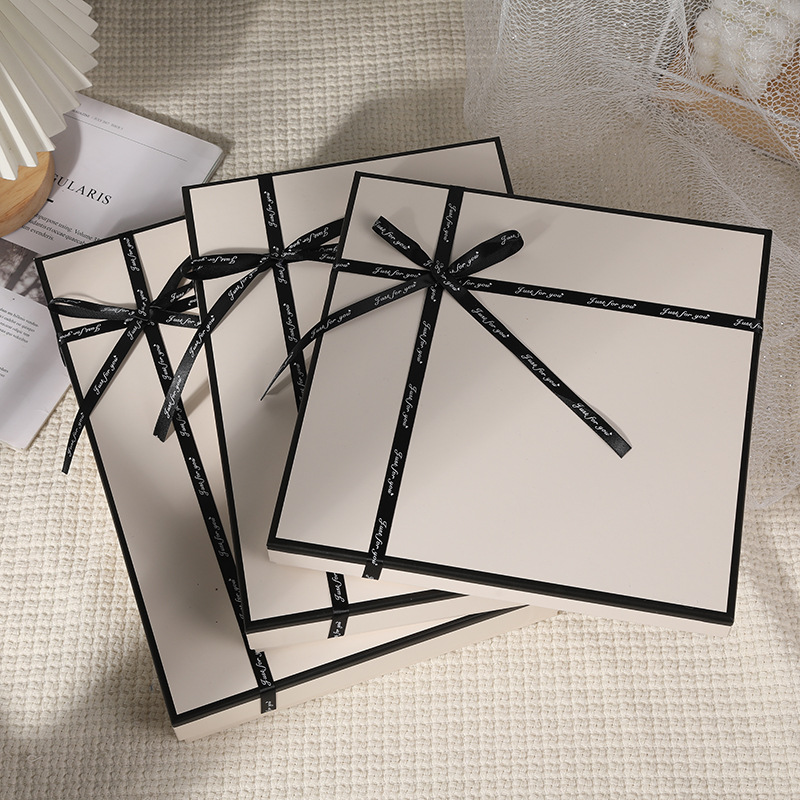 Ins style rectangular large white packaging box birthday gift box simple fashion heaven and earth cover empty hard box wholesale