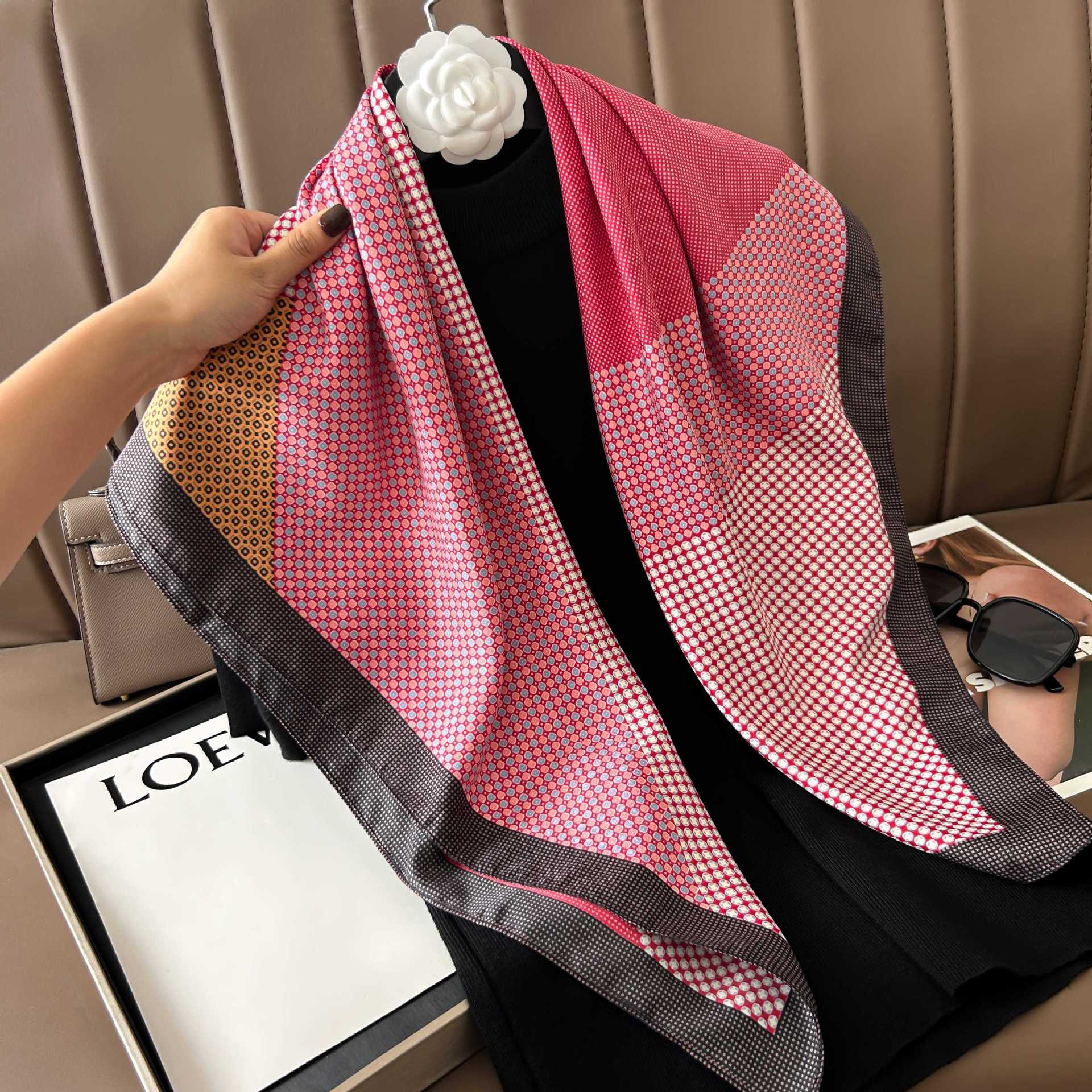 Picture of New 90cm Large Square Silk Elegant High-grade Decorative Shawl Women's Silk Scarf Fashion All-match Professional Scarf