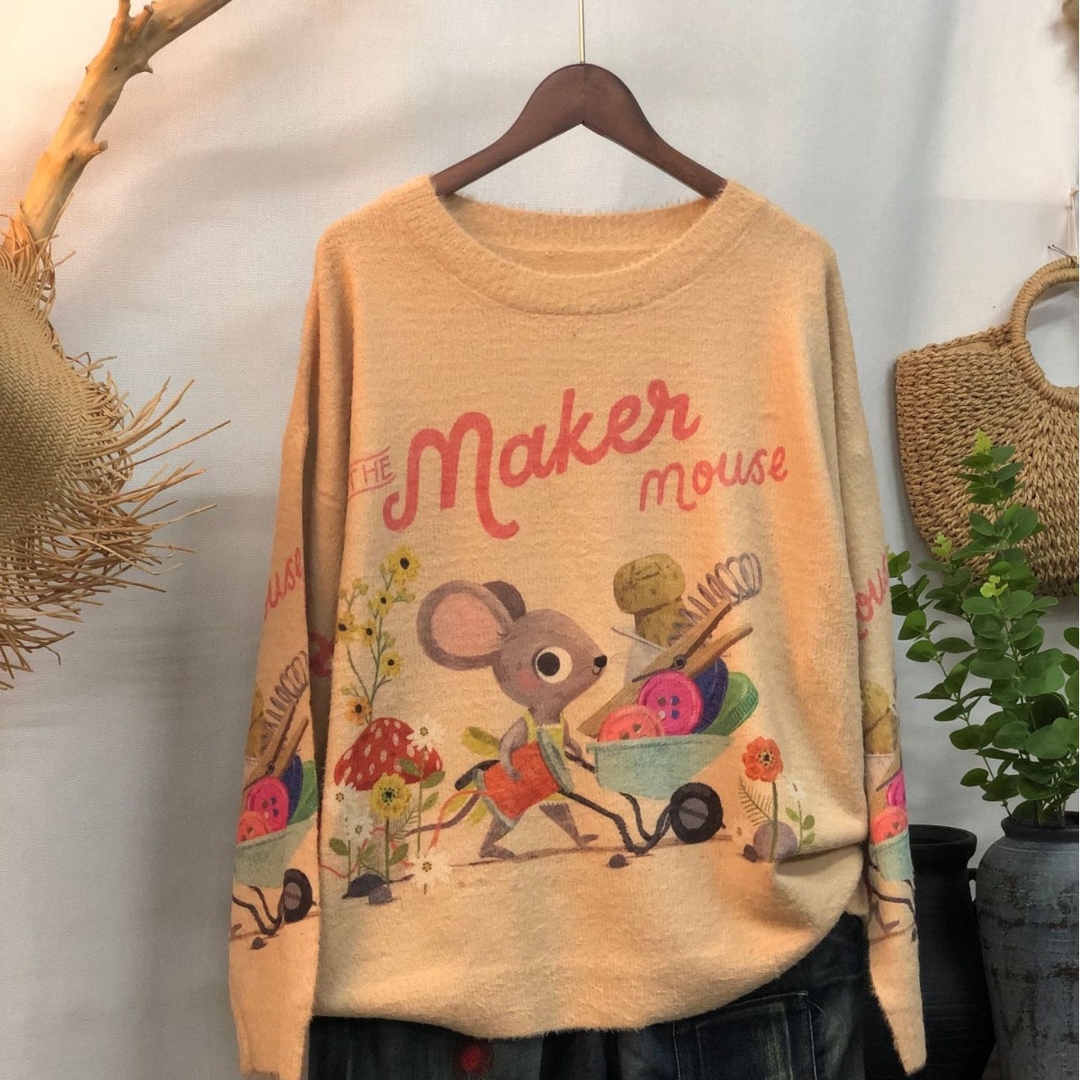 Creative 2025 Autum Retro Style Literary Pullover Thick Round Neck Loose Short-Sleeved Knitwear Women's Knitwear