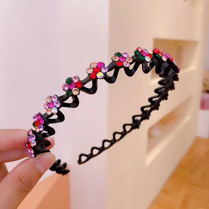 Picture of Pearl Rhinestone Headband for Women, Simple Retro Headband, Female Hairpin, Korean Internet Celebrity Elegant, Fairy Forest Style Super Fairy Headwear
