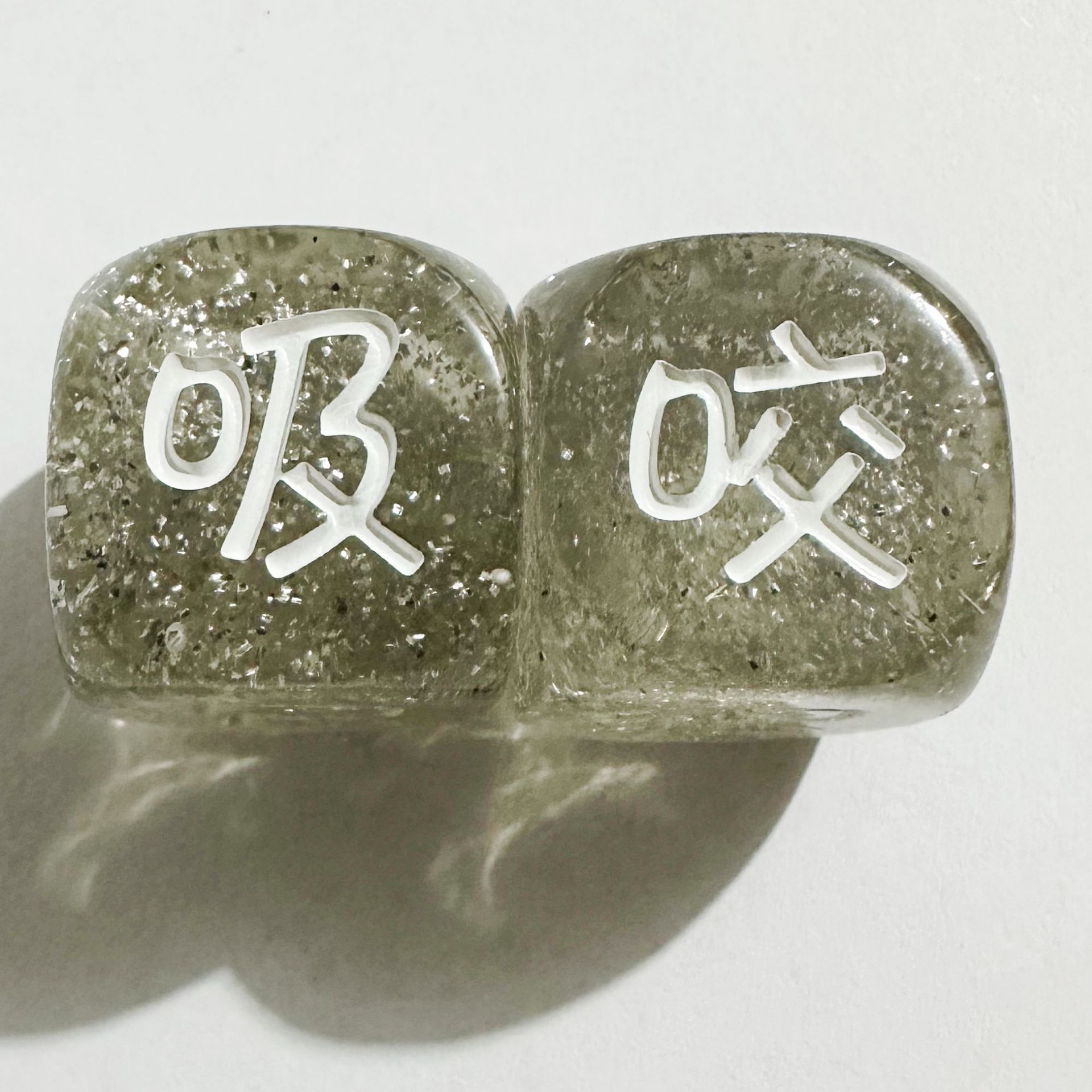 Picture of 20mm Transparent Glitter Glitter Sexy Game Dice Dice 3