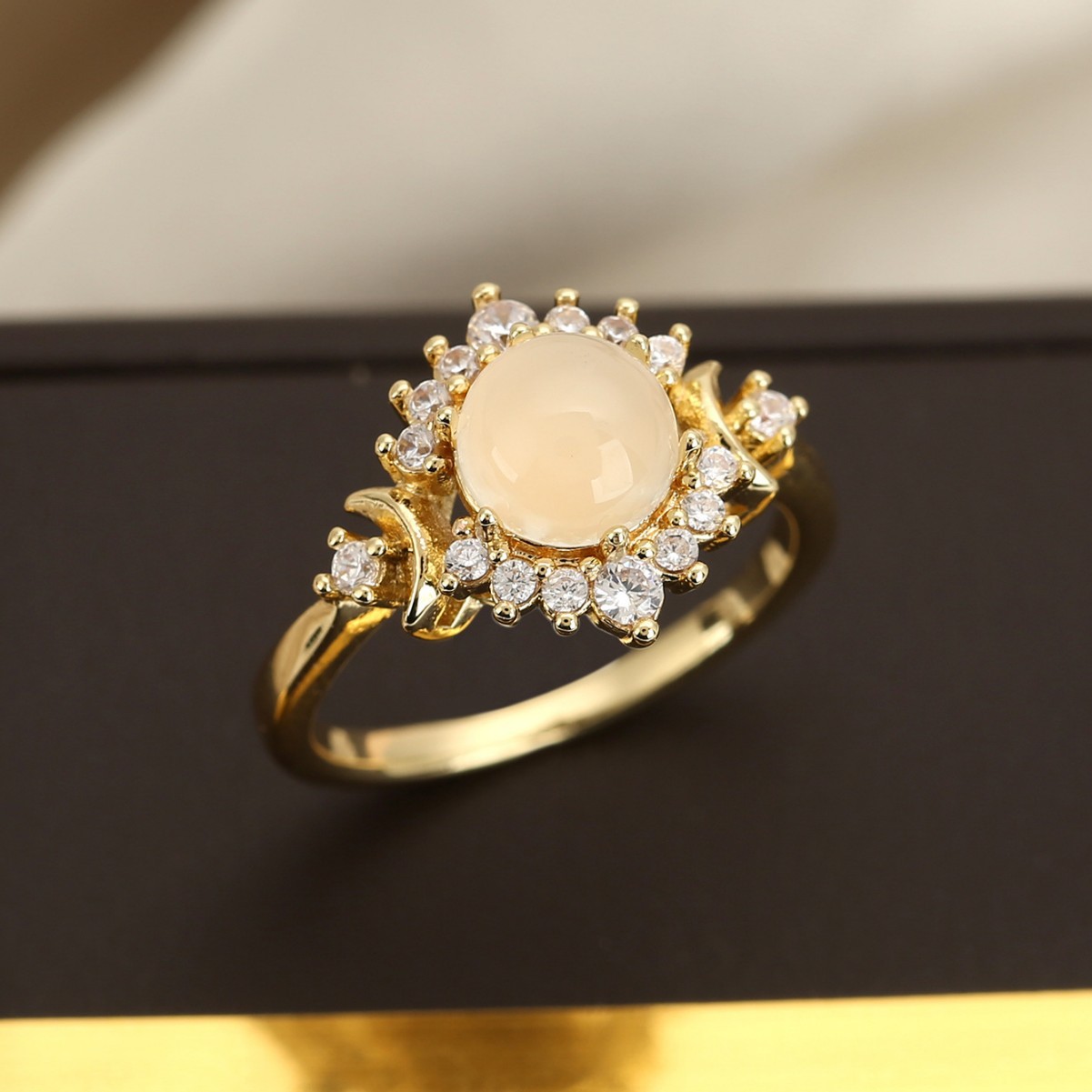 Cross-border Hot-selling Personalized Fashion Anti-natural Egg Face Diamond Ring Advanced Temperament Niche Design Ring Bracelet