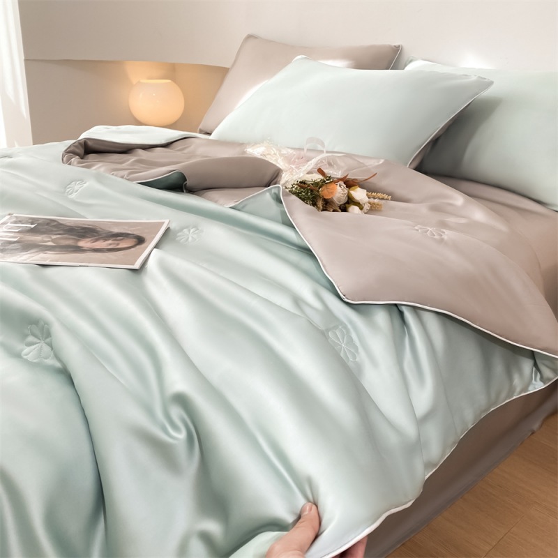 Picture of Class A cool feeling ice silk air conditioning quilt summer cool quilt four-piece summer single silk summer thin quilt machine washable