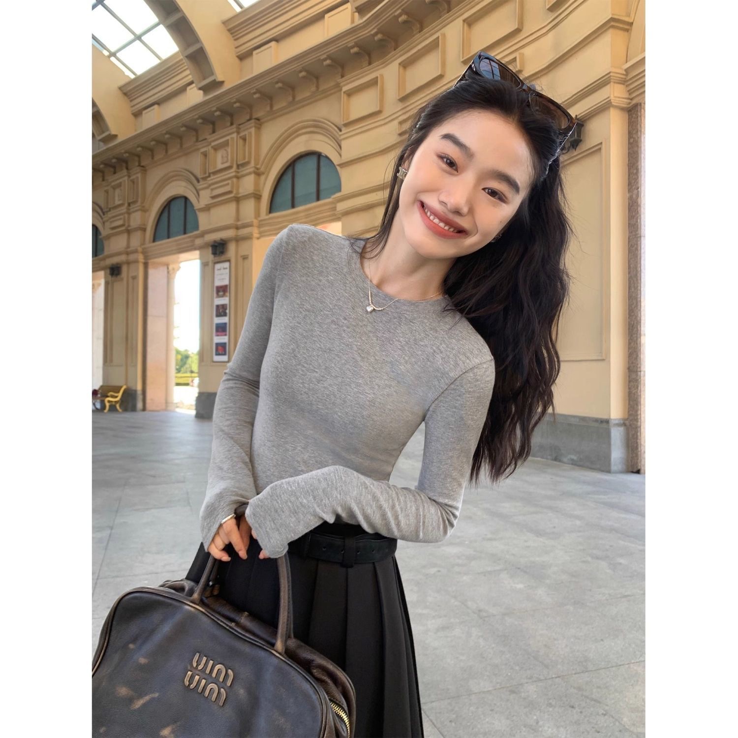 Picture of Autumn new solid color slimming long-sleeve T-shirt for women, versatile Korean style hot girl outfit, base layer top, women's trend