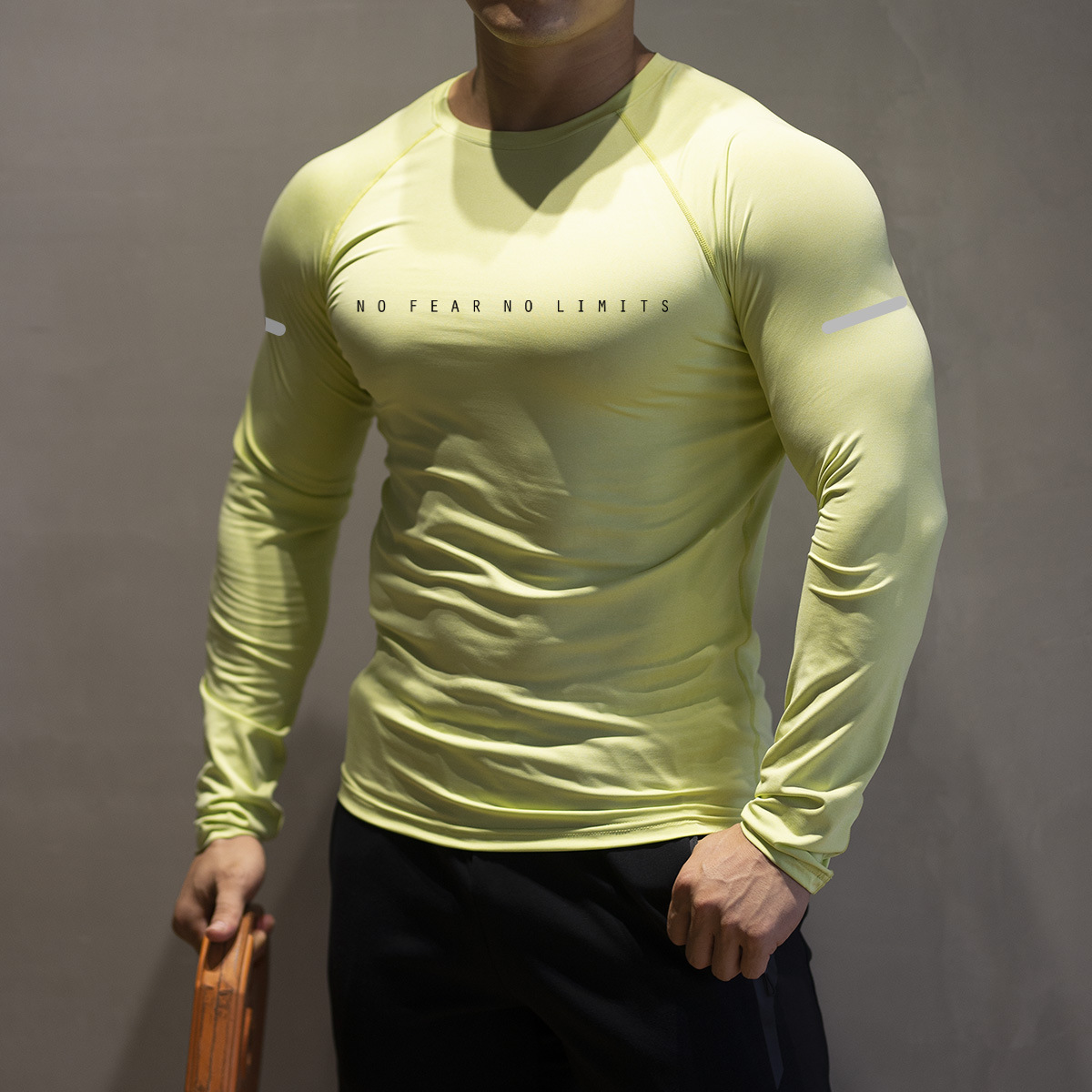 Men's Fitness Clothing Round Neck Long-Sleeved Quick-Drying Bodysuit High Elastic Quick-Drying Sports Tops Breathable T-Shirt Base