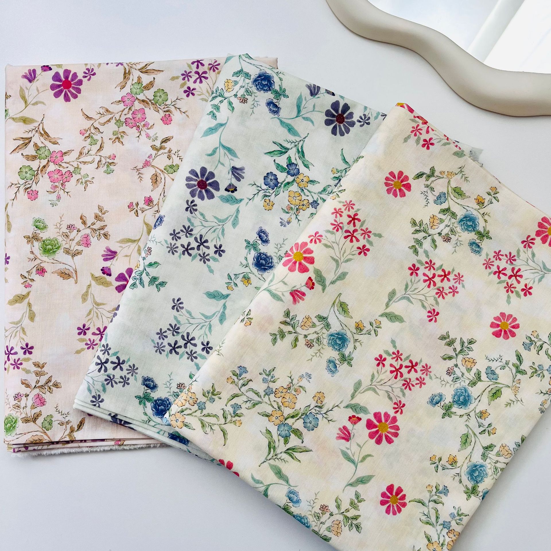 Cotton 60-Count Digital Printed Fabric, Small Floral Pattern, Bags, Home Clothes, Dress and Shirt Fabrics