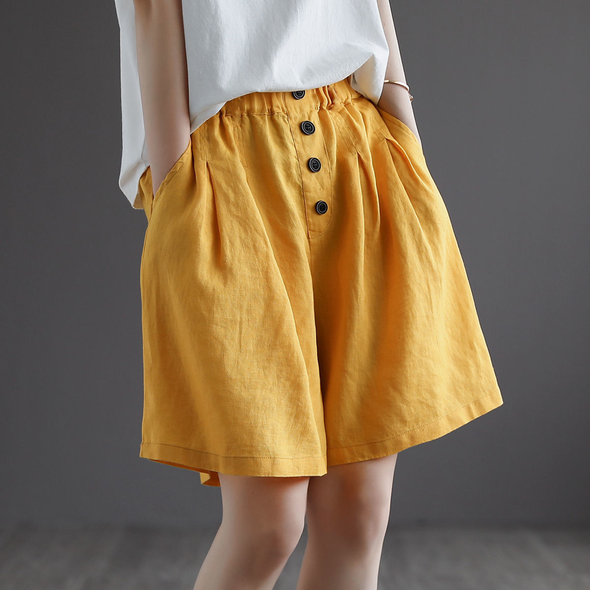 Picture of Vintage Artistic Cotton and Linen Five-point Pants Women's Casual High Waist Slimming Mid-length Pants 2024 New Loose plus size Wide-leg Pants