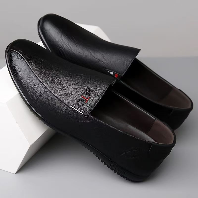 Men's leather shoes 2025 new breathable casual beanie shoes one-foot pedal leather shoes soft sole soft surface driving casual men's shoes