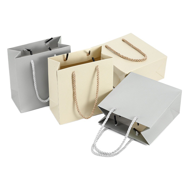 Factory spot paper bag direct selling jewelry box bag environmental protection fashion handbag special paper texture small bag