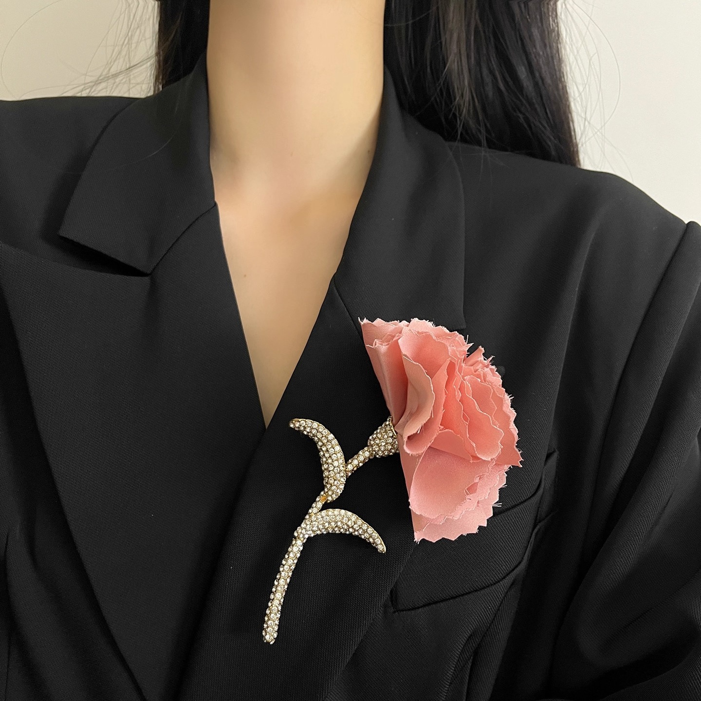 2025 New Exaggerated Red Rose Brooch Women's High-end Exquisite Suit Coat Pin Fashion Accessories