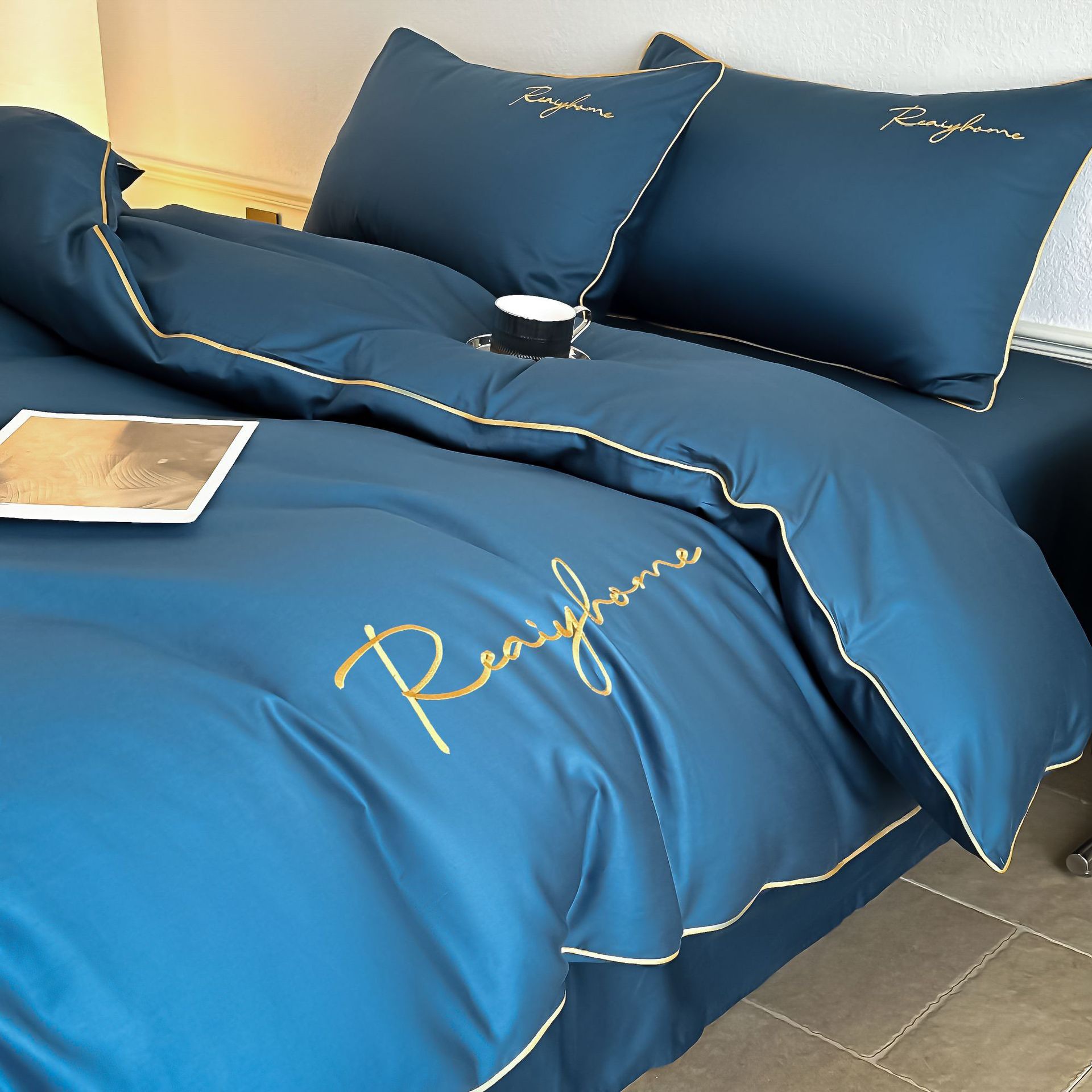 Picture of 60 Xinjiang long-staple cotton four-piece cotton bed sheet bed hat light luxury embroidery dormitory three-piece cotton bedding s