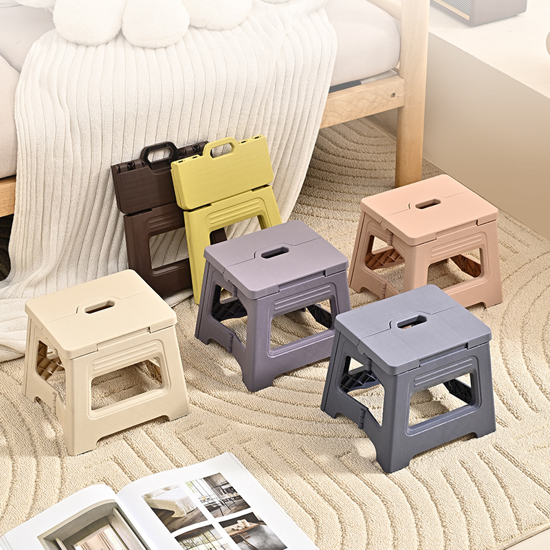 Plastic folding stool outdoor portable portable stool adult train Maza fishing stool shrink stool bath low stool
