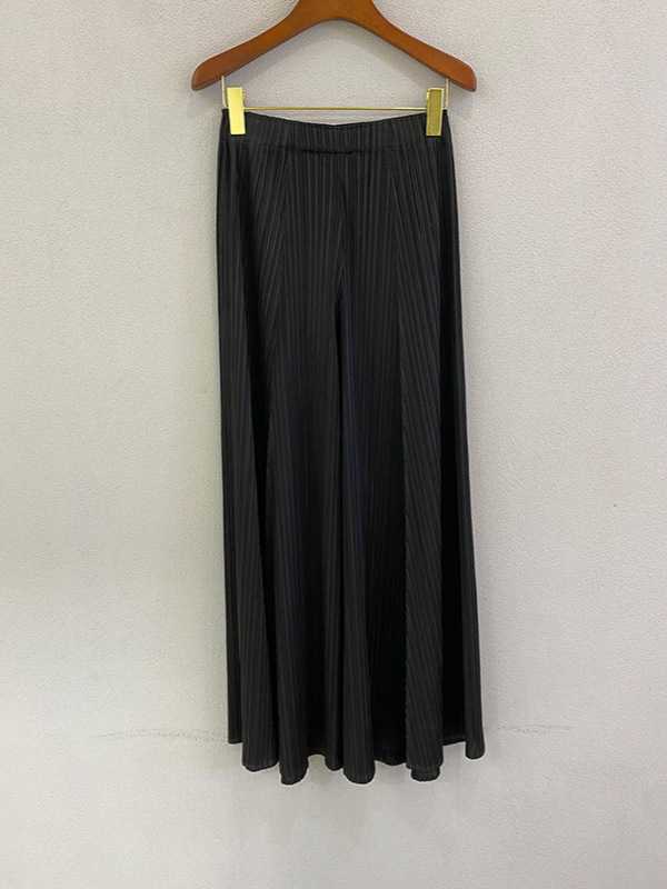 Picture of Pleated wide-leg pants for women, drape, loose, slimming, summer thin nine-point casual pants, flared pants for women, Miyake long pants