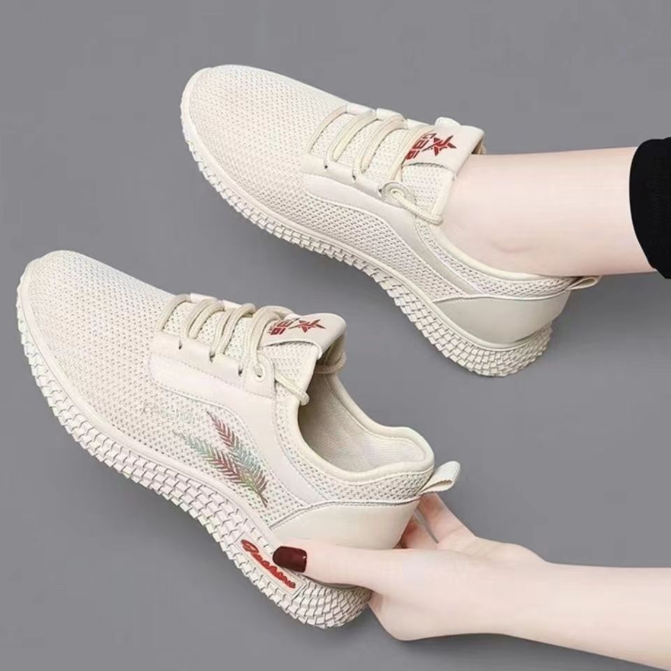2024 Comfortable Non-Slip Wear-Resistant Mother's Shoes Fashionable and Versatile Women's Sports Shoes Ultra-Light Soft Soles