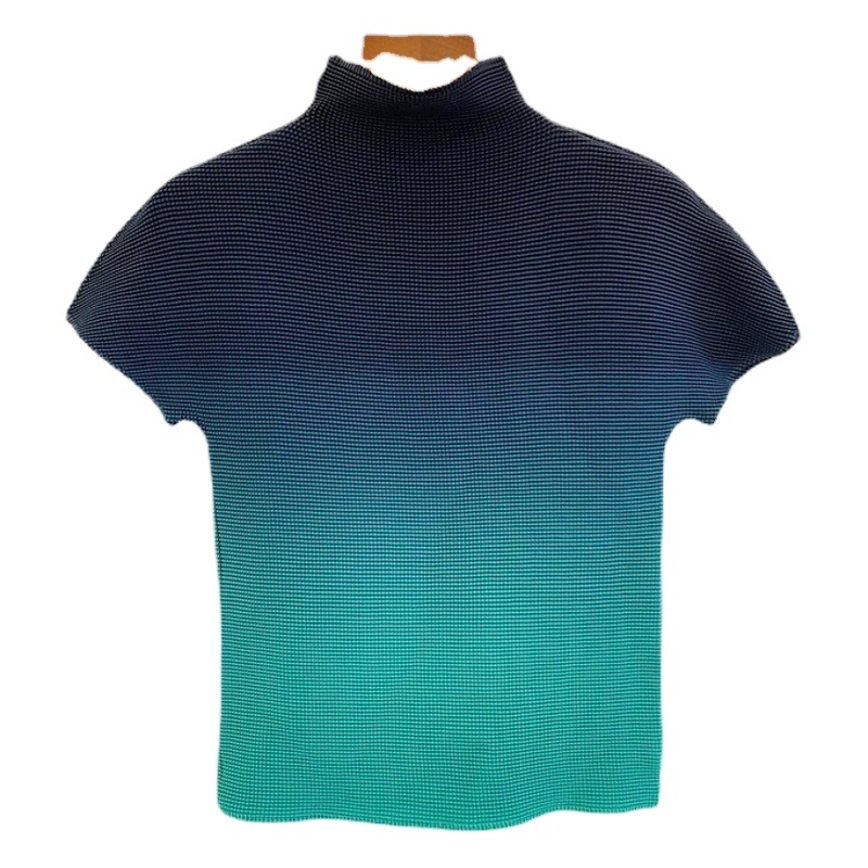 Pleated Top Women's T-Shirt Design Niche Short-Sleeved High-End Miyake Gradient Color High-End Western Style Shirt