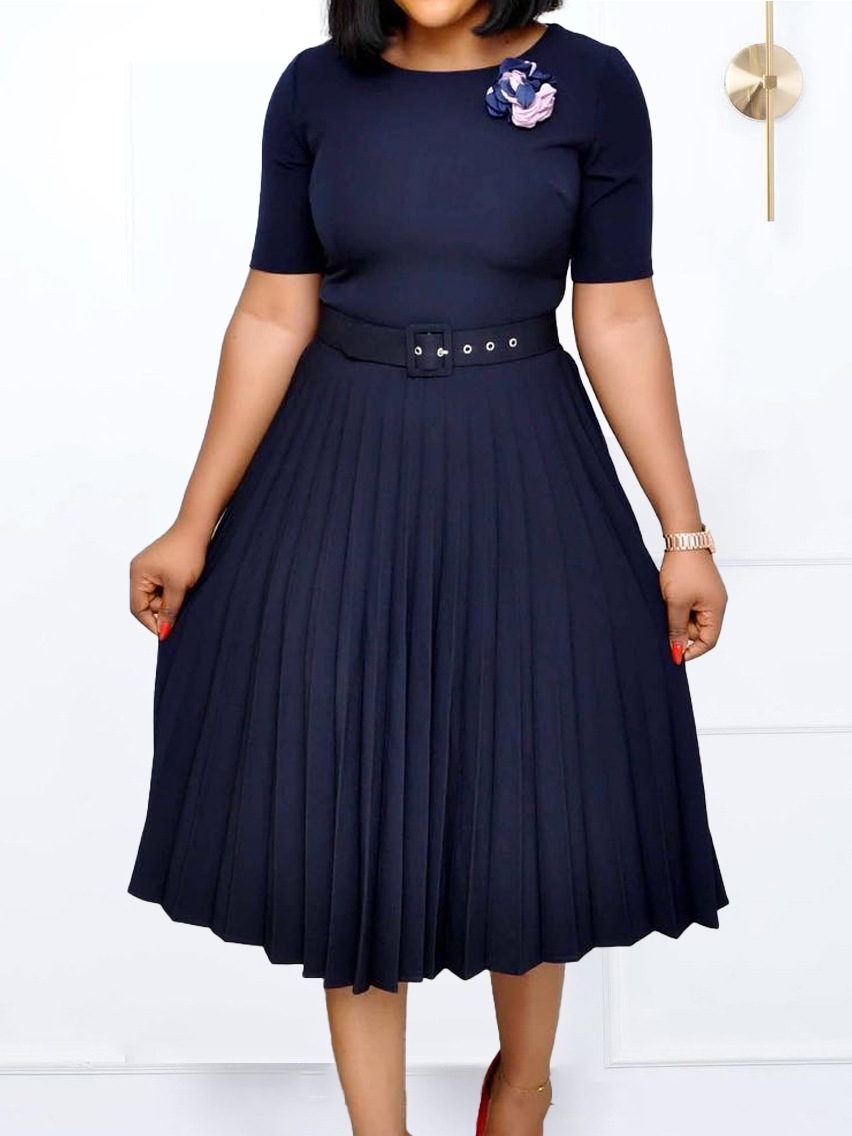 Picture of Q114 European and American women's 2025 summer new fashion round neck short sleeve solid color pleated elegant plus size African dress