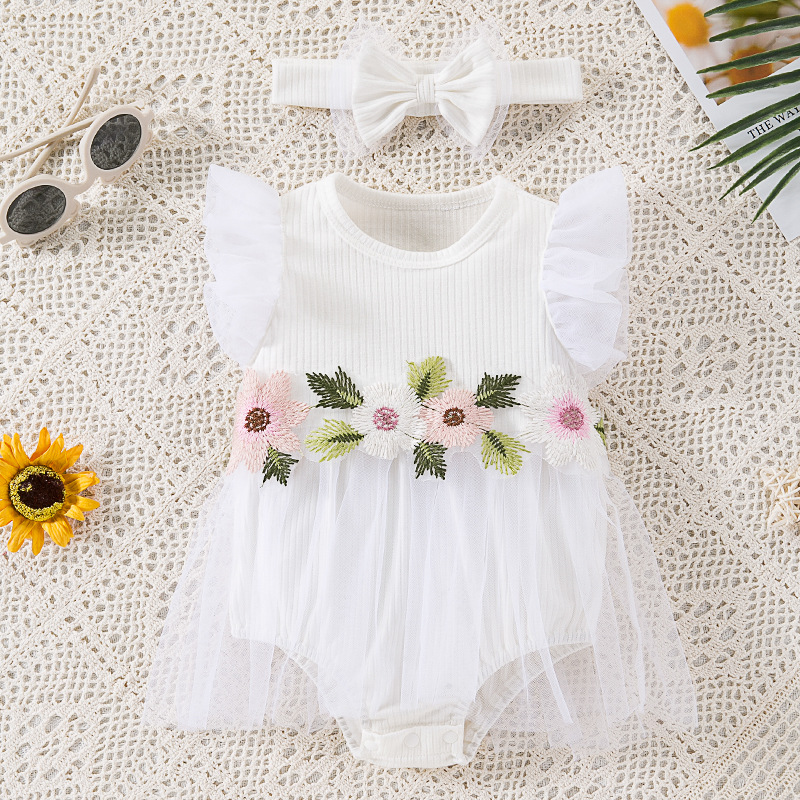 Picture of Factory Direct supply new baby girl mesh romper dress Western style cute small flower flying sleeve jumpsuit hair accessories suit