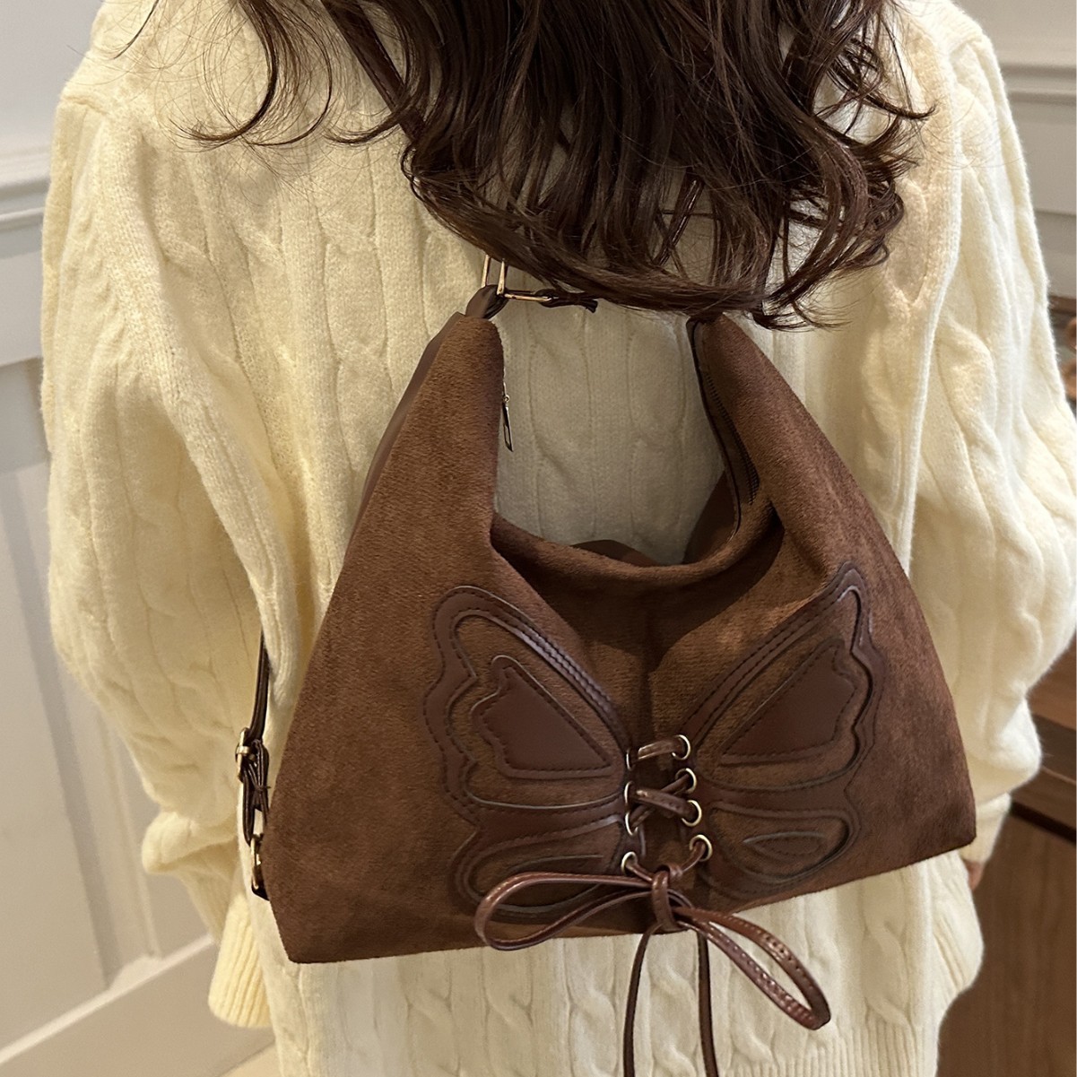 Large-Capacity Bow Backpack 2024 Autumn and Winter New Retro Shoulder Bag High-Quality Commuter Tote Women's Bag