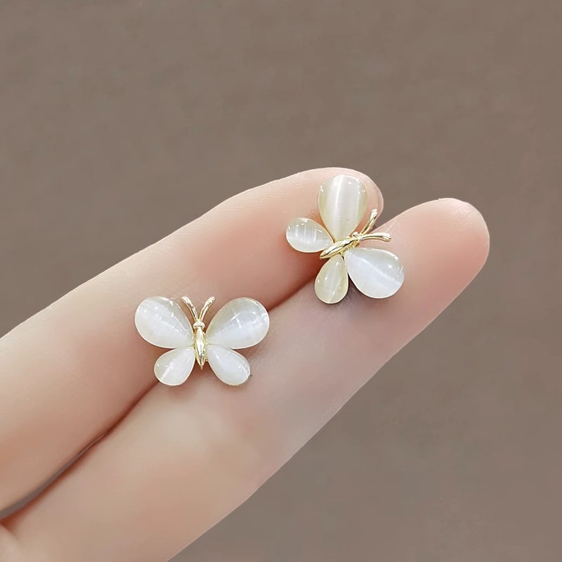 Butterfly Brooch Women's Exquisite Mini Opal Collar Anti-gloss Button Seam-free Invisible Mori Summer Fixed Buckle
