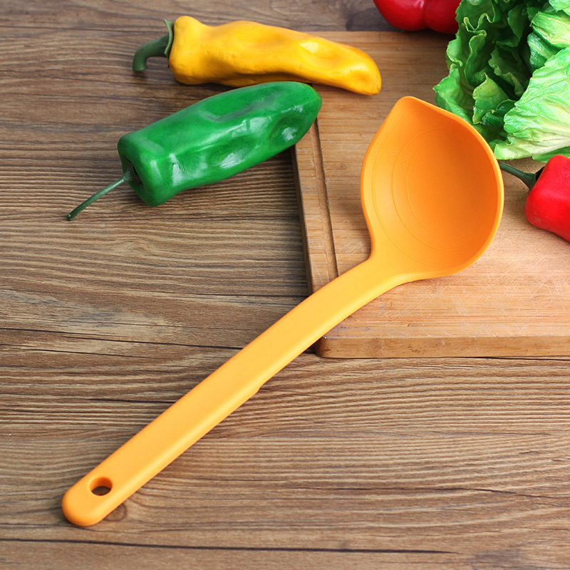 Japanese-style measurable porridge spoon plastic long handle rice spoon with diversion Port heat-resistant cooking spoon