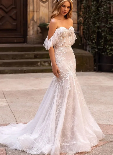 Picture of European and American plus size lace off-shoulder trailing dress sheath fishtail wedding dress outdoor yarn main yarn long dress