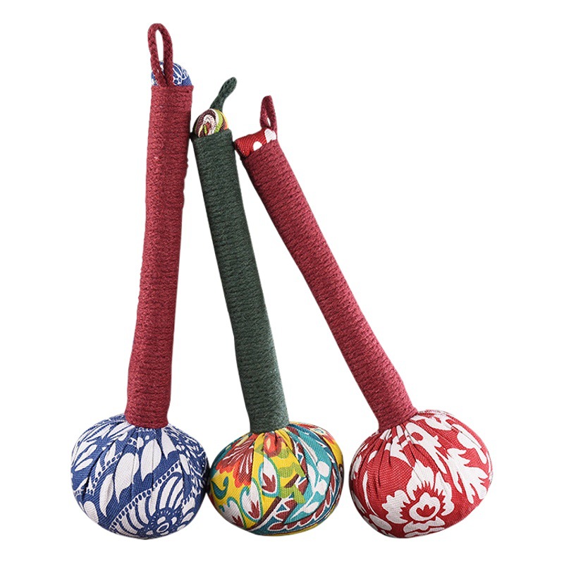 Wormwood hammer meridians dredging hand-held health-preserving hammer Wormwood filling knocking shoulder neck waist massage tapping acupuncture points