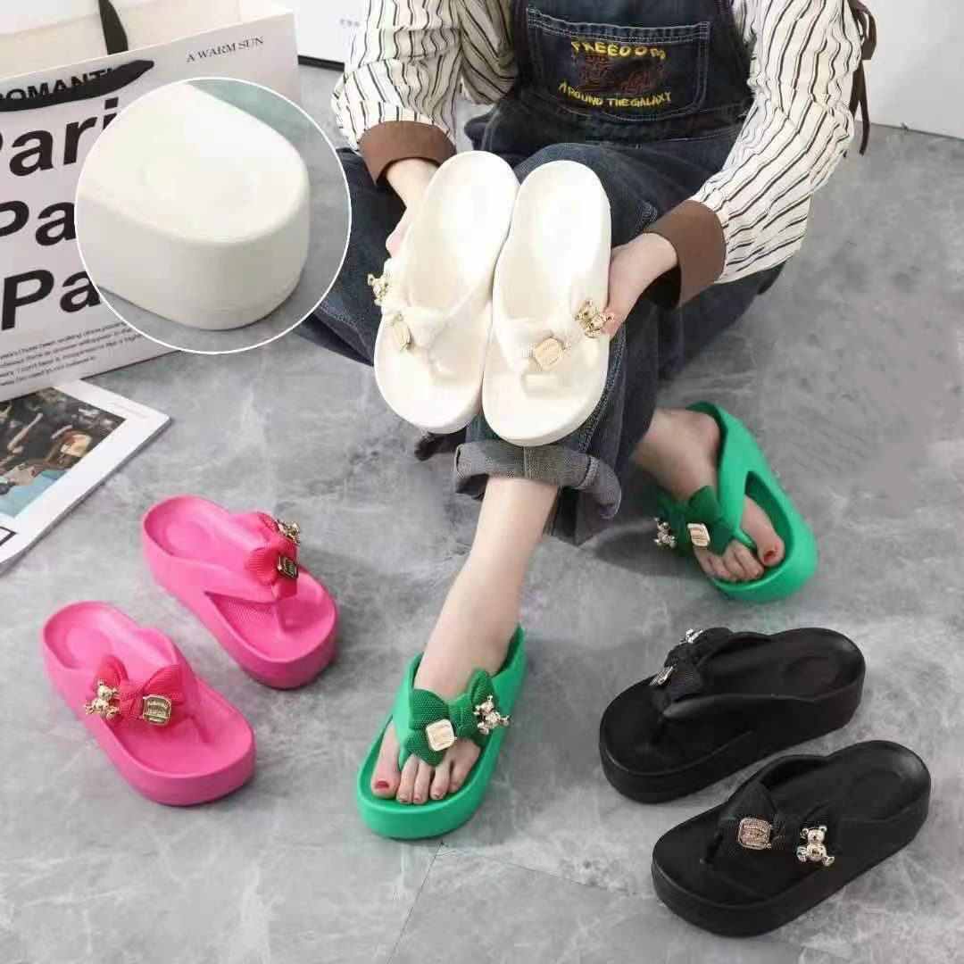 Cross-border hot butterfly bear eva slippers pedal excrement feeling thick bottom slippers eva deodorant manufacturers wholesale spot on behalf of the hair