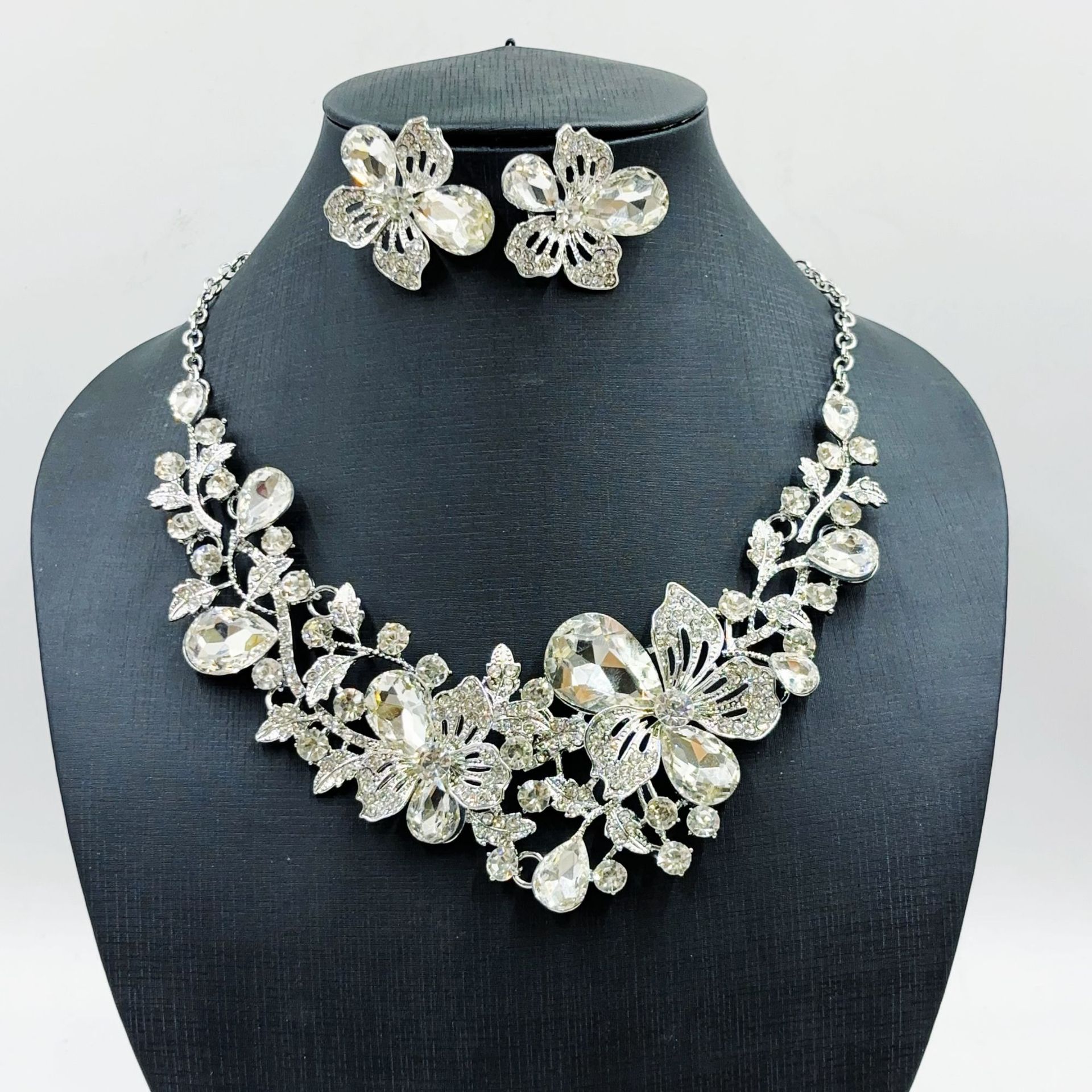 European and American exaggerated bridal chain earrings suit women's fashion hot crystal flower bridal dress factory direct sales