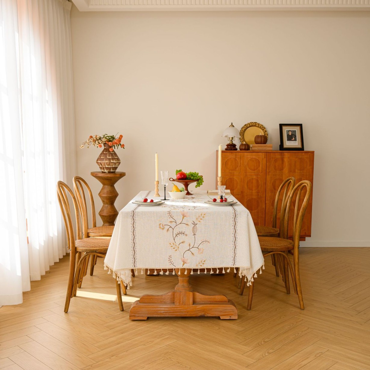 Picture of Rectangular Dining Table Fabric European-style Simple Embroidered Tablecloth Cotton and Linen Artistic Courtyard Outdoor Dining Table Mat Dust-proof and Dirty-resistant