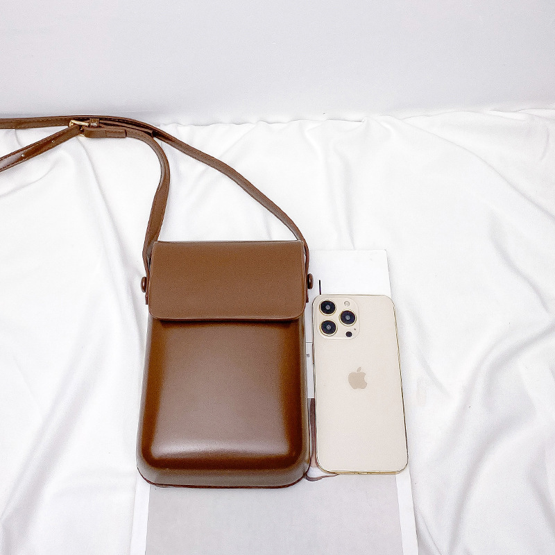 Picture of Vertical Korean and Japanese Style Coin Purse That Can Hold a Phone, Retro Unisex Neck-Hanging Mini Crossbody Bag, Small Vintage-Style Bag