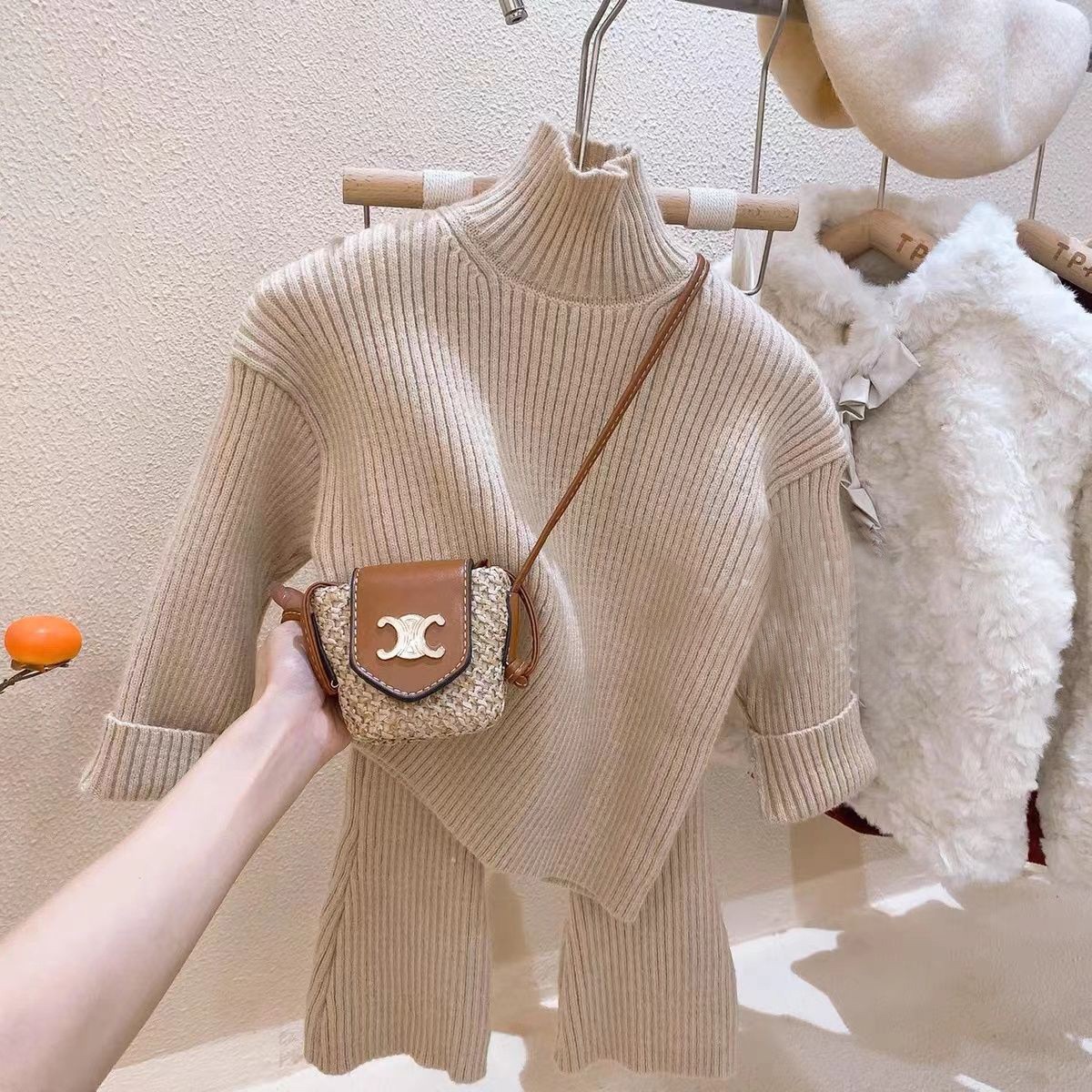 Picture of Korean version of children's clothing autumn and winter foreign style new girls retro temperament fashion solid color knitted sweater wool pants suit fashion