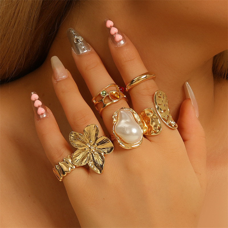 European and American French Baroque Imitation Pearl Ring Niche Exaggerated Open Ring Retro Flower Metal Ring Set