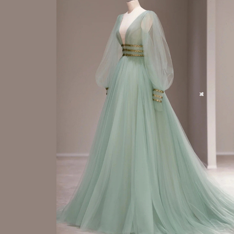 Fresh natural Mori Super fairy green evening dress slimming temperament long sleeve lawn wedding bridesmaid socialite dress V